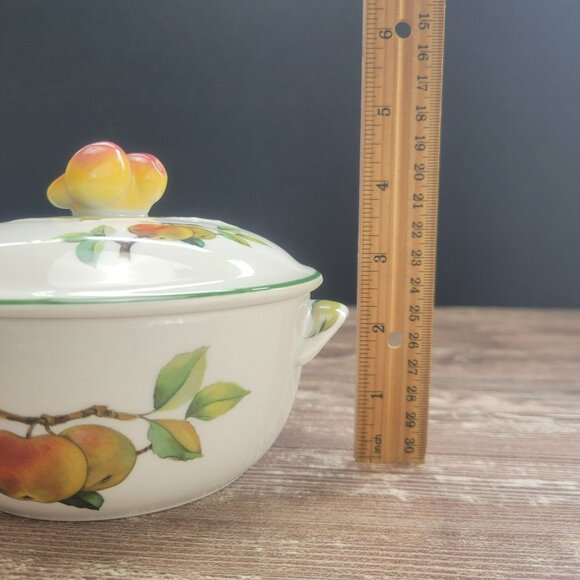 Royal Worchester Evesham 1 Pt Round Covered Casserole Dish, Peach Knob, England - Picture 9 of 15